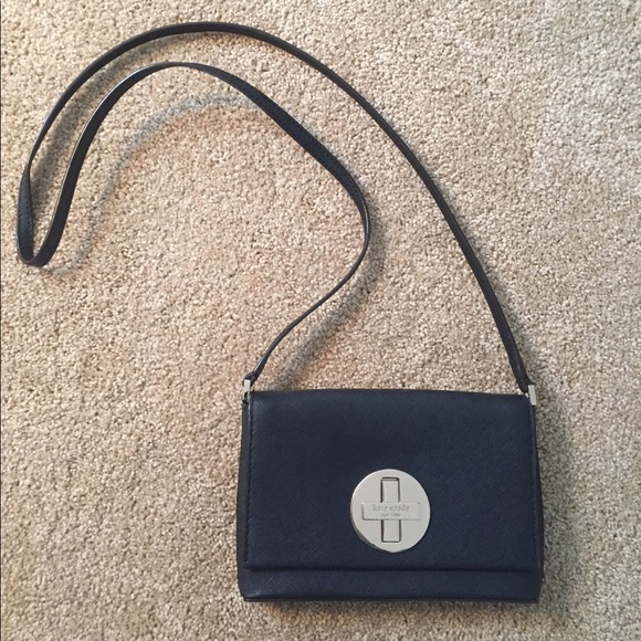 kate spade Handbags - Authentic Kate Spade Crossbody